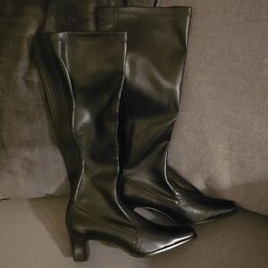Franco Sarto Boots Womens Size 6.5 6-1/2 Black Heeled Boot Man Made Upper